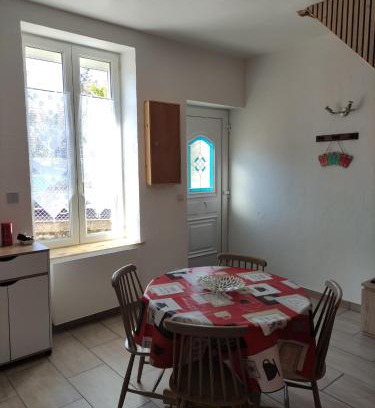 Cosne-Cours-sur-Loire House | Maisonnette rénovée à 5 mn du centre ville