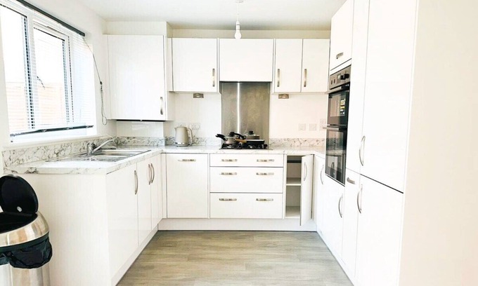 Willesborough House | Maize Stylish 3 Bedroom House