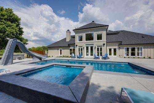 Lebanon House | Majestic Manor-Private Hundred Acre Yard-Pool/Spa