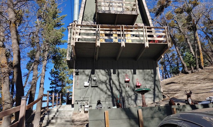 Arrowbear Lake House | Majestic mountain retreat