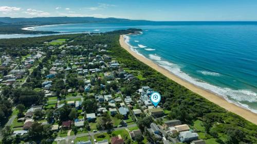 Culburra Beach House | Malda's Retreat - Pet Friendly Absolute Beachfront