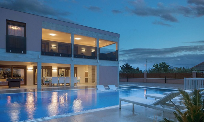 Vir Villa | Malibu Eclipse