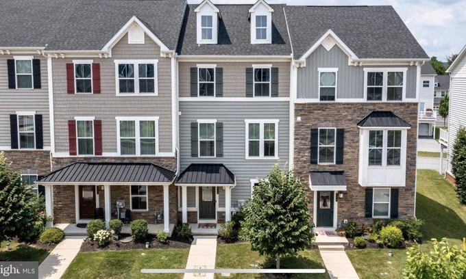 Malvern House | Malvern Full Townhome