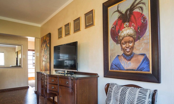 Cape Town City Centre Apartment | Mama Africa Welcomes you to Cape Town! Secure Spacious 2 bedroom apartment