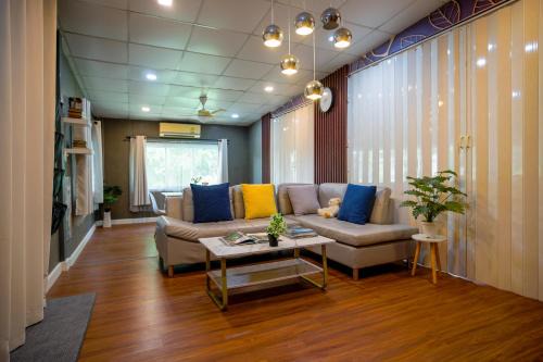 Rayong House | Mama's Tree Homemade Croissant, Bed & Breakfast