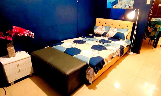 Imus Apartment | Mamby Gray's Place Balcony, Karaoke ,Wifi,Netflix &Kitchen