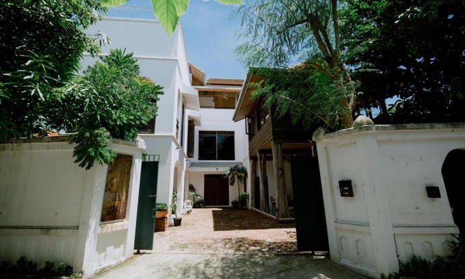 Old City Villa | Mammoth Art Studio Pool villa in old city