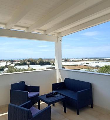 Santa Croce Camerina Apartment | Mandulivi, chalet nel mandorleto e mansarda vista mare