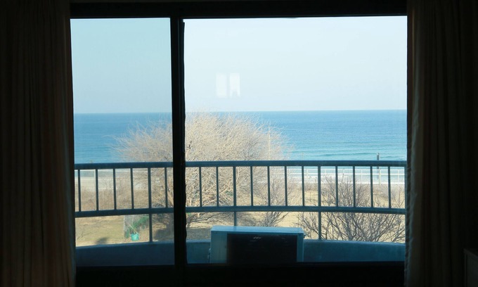 Donghae Hotel | Mangsang Beach Pension