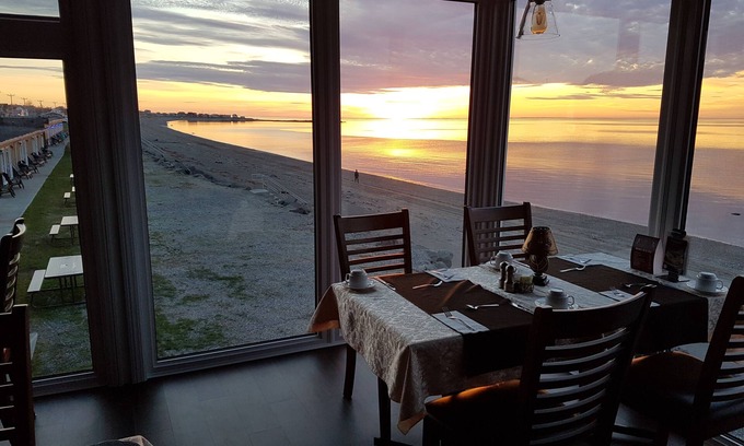 Sainte-Anne-des-Monts Hotel | Manoir sur Mer