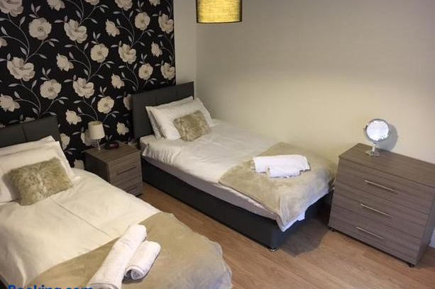 Walsall House | Manor Bungalow
