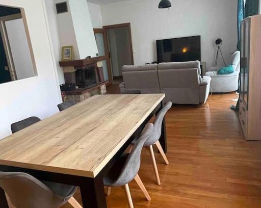 Aubusson Apartment | Manornella, beaux volumes, grand garage idéal Mas du Clos