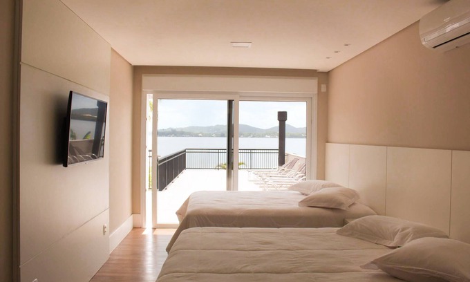 Canto da Lagoa House | Mansion | Beira da Lagoa with hydromassage