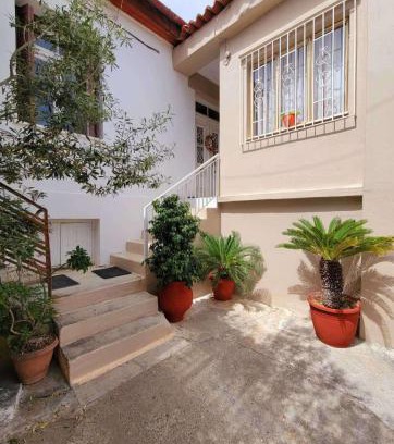 Kiato House | Mansion with Garden