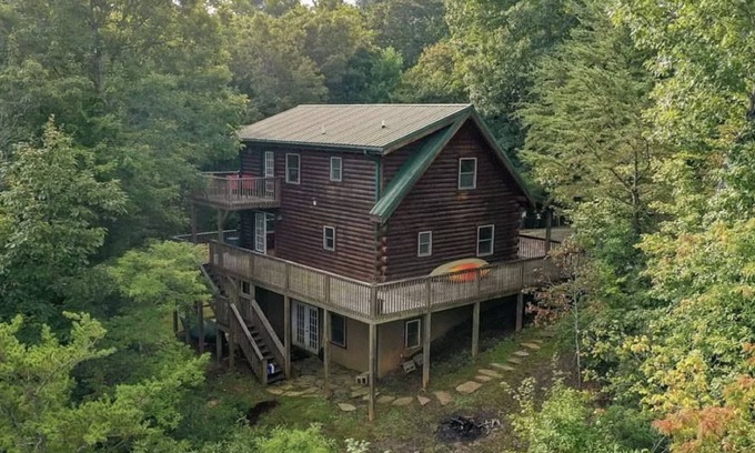 Lake Lure Cabin | Maple Hill - Brand New-Cabin in the Mountains, lake/beach/river access, pets