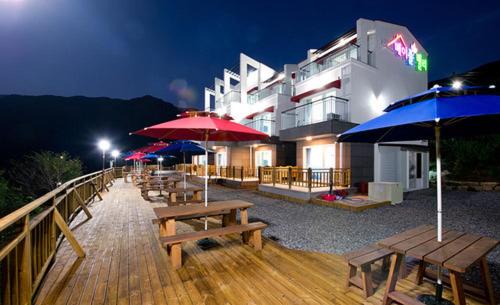 Gurye Hotel | Maple Valley