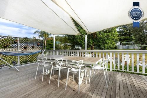 Callala Beach House | Mar-Lins - Pet Friendly - 2 Mins Walk to Beach
