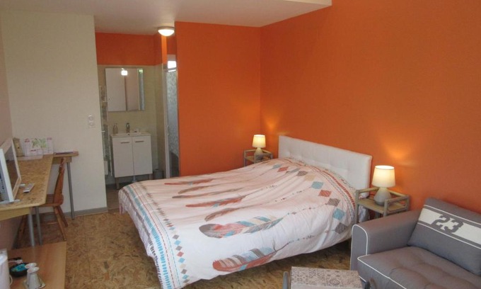 Les Gonds Bed & Breakfast | MARANATHA