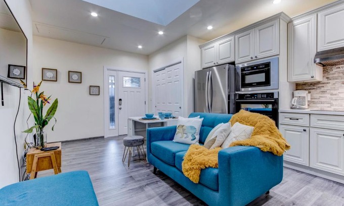 North Central House | Marbella Lane - Bright and Cozy Home near SFO