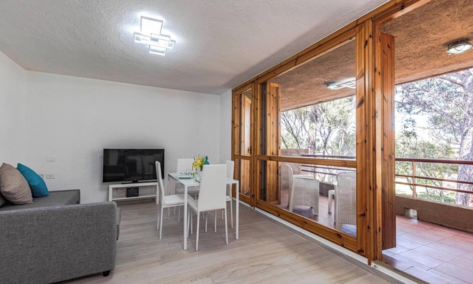 Cugnana Verde Apartment | Marco’s Home, Cugnana, Italy