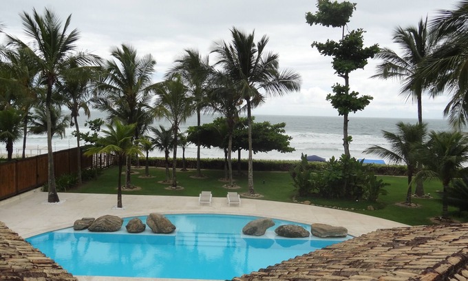 Maresias House | Maresias in Corner Moreira - Foot in the sand in spectacular gated community!