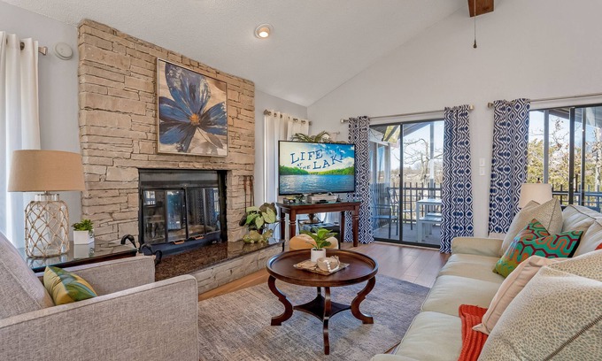 Osage Beach Ski Chalet | MARGARITAVILLE RESORT Tan Tar A Estates-4 Bed 5 Baths with Hot Tub & Fireplace.