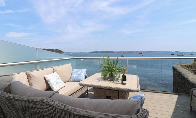 Cawsand House | MARINA, luxury holiday cottage in Cawsand