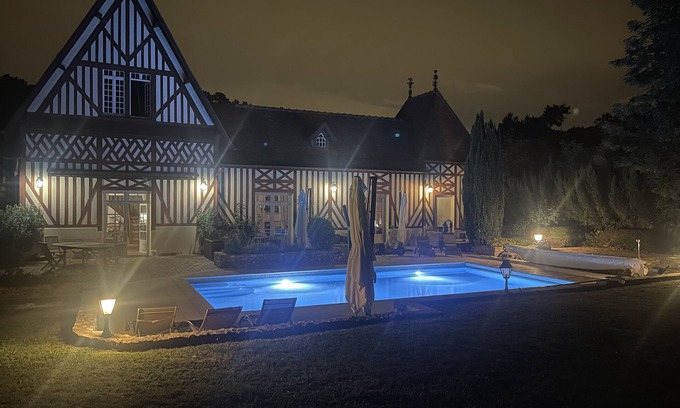 Bras de Fer House | Marquise Barbot