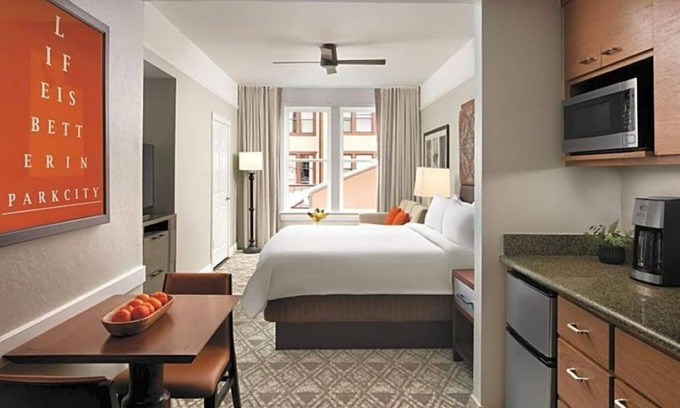 Deer Valley Hotel | Marriott's Summit Watch, steps to town ski lift. Studio, sleeps 4, 1 Bath