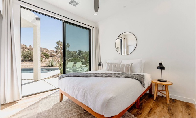 Yucca Valley Villa | Mars Landing - Pool/Spa/Boulders/Views