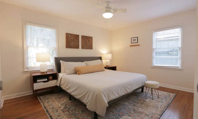 Savannah House | Marsh view home w/screened porch, king bed - 7 minutes to downtown!