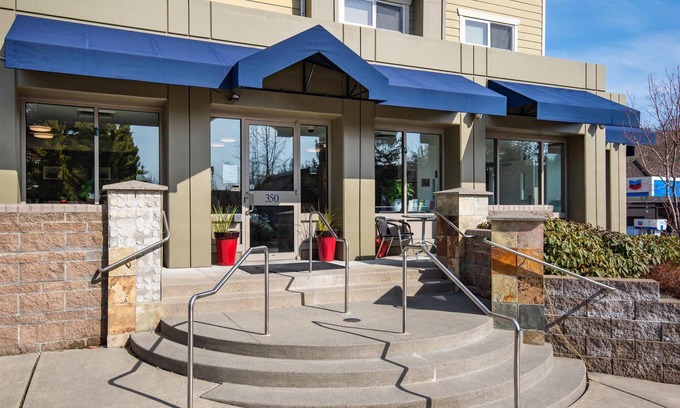 Bainbridge Island Hotel | Marshall Suites Bainbridge Island, SureStay Collection by BW