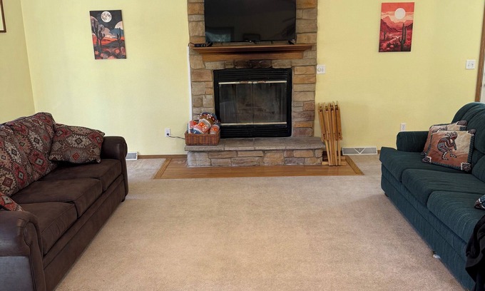 Wisconsin Dells House | Marvelous 4-bedroom house with 5 Acres of Land 5 Minutes from Downtown Dells