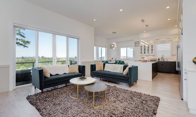 Langford House | Marvelous Home In Victoria, BC