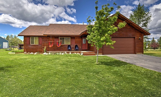 Victor House | Mary Ann's Mountain Maison- enjoy nat'l parks; grill out; garage