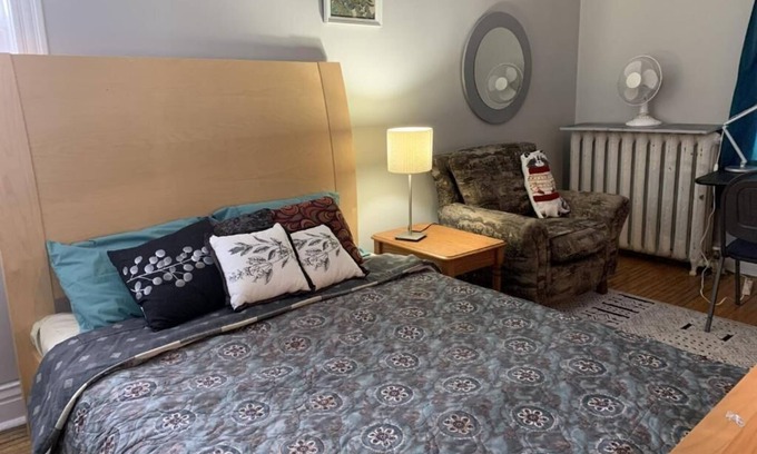 Winnipeg Apartment | Maryland Homestay - Downtown Apartment