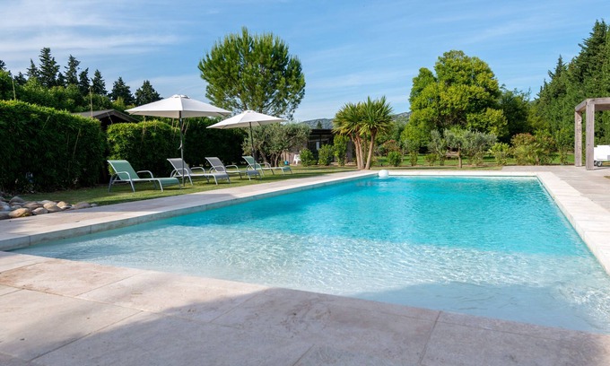 Cheval-Blanc Other | MAS MODERNE VUE LUBERON