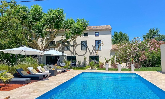 Le Thor Other | Mas Provençal Rénové de 400m² sur 5000m² de Terrain Avec Piscine !
