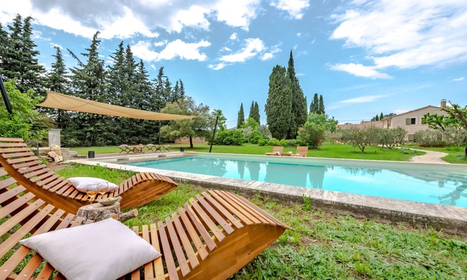 Eygalieres Villa | Mas totally renovated 5 bedrooms with swimming pool in the heart of the Alpilles 800m village