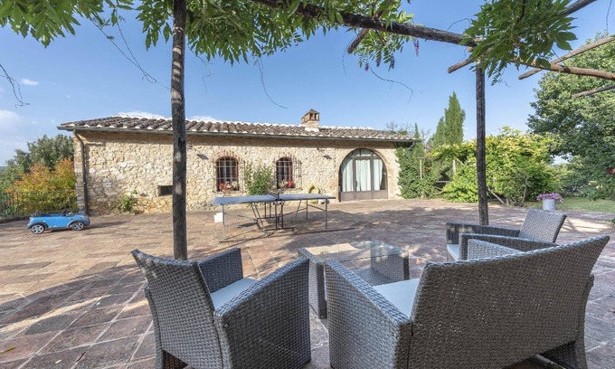 Simignano Apartment | Mascie Goldfinch