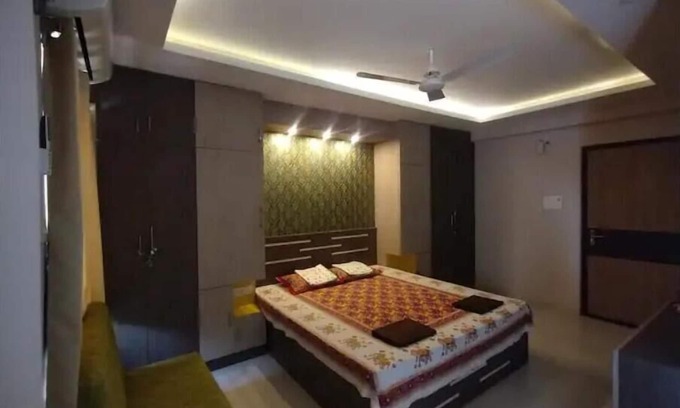 Puri Apartment | Mascot Studio Homestay 1BK with attached bathn