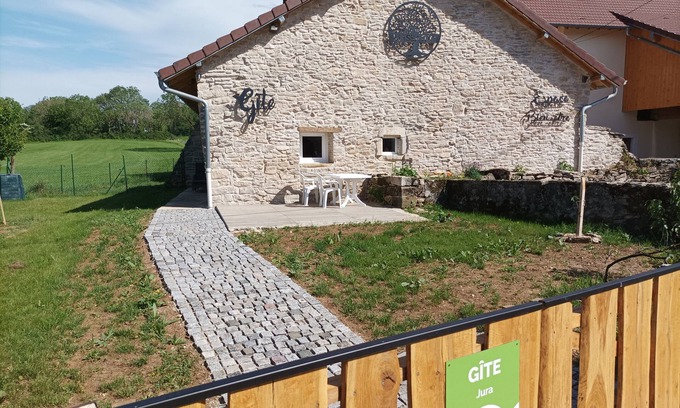 Fay-en-Montagne House | Massatho gîte, sleeps 2, next to a massage salon with sauna