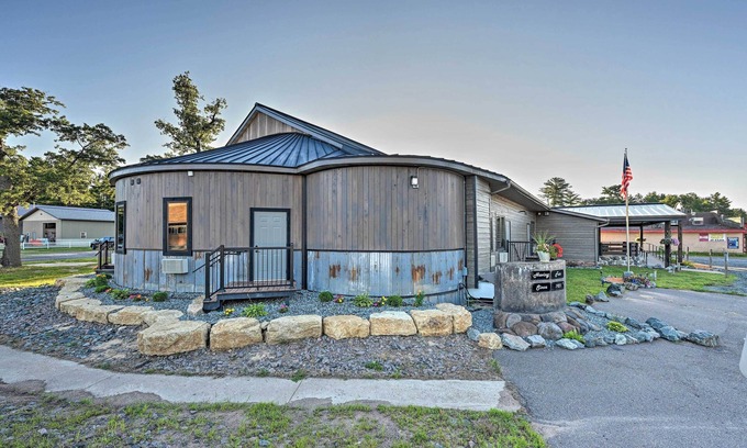 Hatfield Cabin | Massive Hatfield 'Loon Lodge' w/Roller Rink