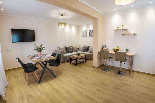 Karpenisi House | Mastiha Luxury Suites