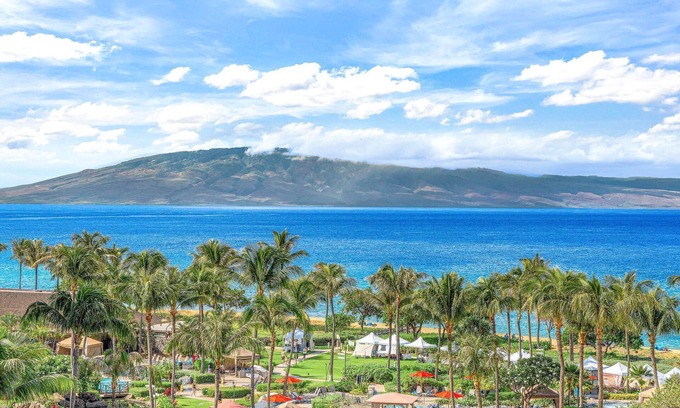 Honokowai Condo | Maui Resort Rentals: Honua Kai – 5 Total Bedrooms, 6th Floor Stunning Deluxe Ocean and West Maui Mountain Views!