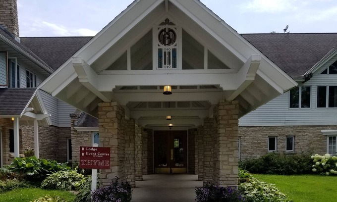 Baileys Harbor Cabin | Maxwelton Braes Lodge and Golf Course