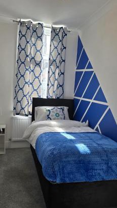 Sunderland House | May St Drive - Huge Disct-Free Wifi nd Parking