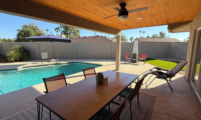 South Scottsdale House | McCormick Ranch House w/Private Resort Pool, BBQ, Patio Heater, Utilities incl.