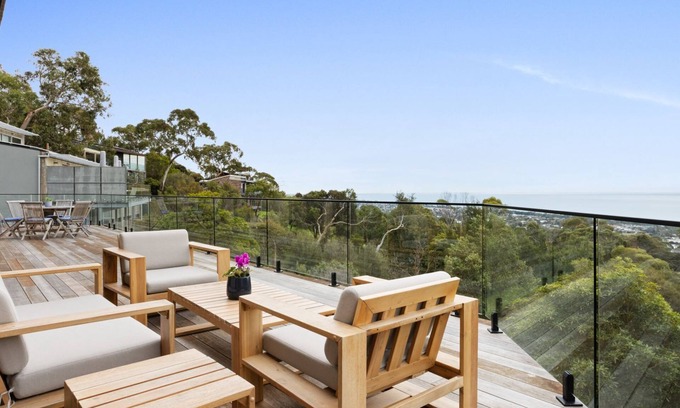 McCrae House | McCrae Views - 4 Bedroom Holiday House