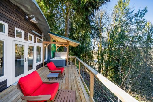 Thurston Hotel | McKenzie View Cottage